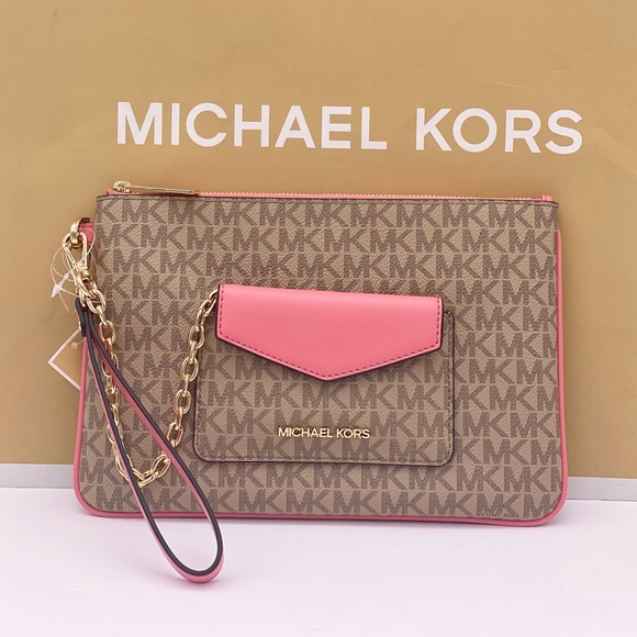 MICHAEL KORS JET SET TRAVEL LG 2 in 1
WRISTLET/WALLET AND CARD CASE - Picture 10 of 12